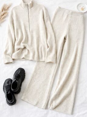 American Eagle Quarter Zip Ribbed Knit Wide-Leg Pants Sweater Set. Light Gray.